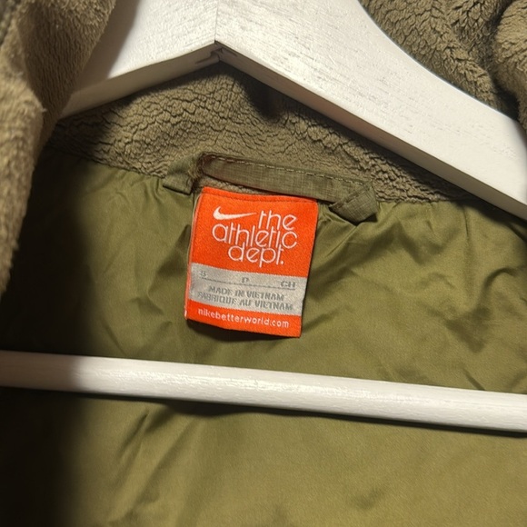 Nike athletic dept. light puffer jacket - Picture 4 of 6